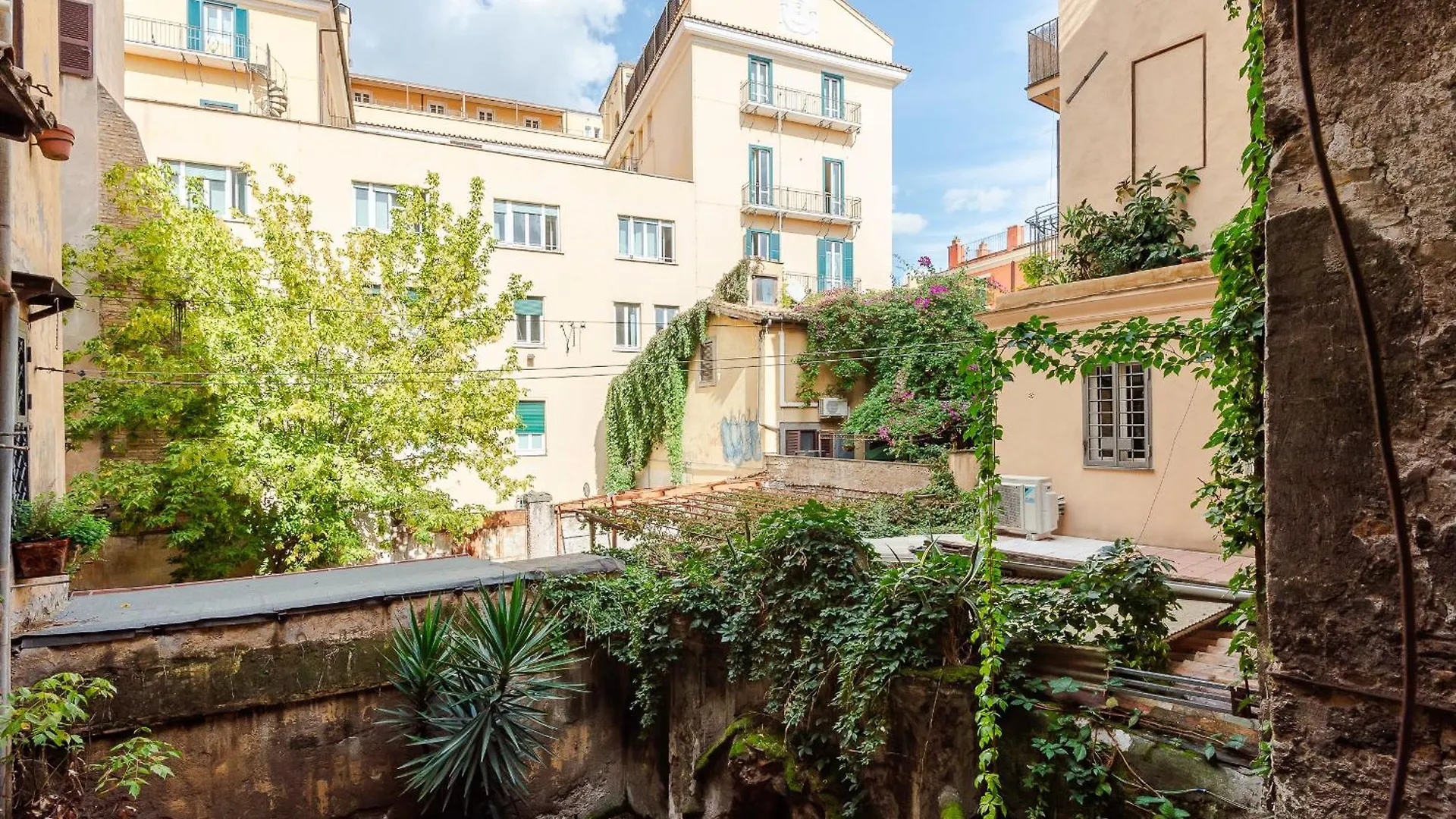 Trastevere Lungaretta Apartment Rome 0*,  Italy